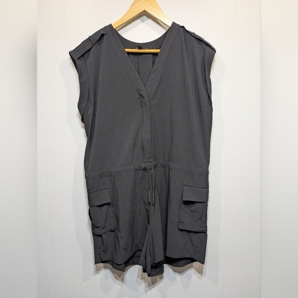 Athleta Sutton Romper In Black Size 6 Commute‎ Travel Active Lightweight - Picture 7 of 7